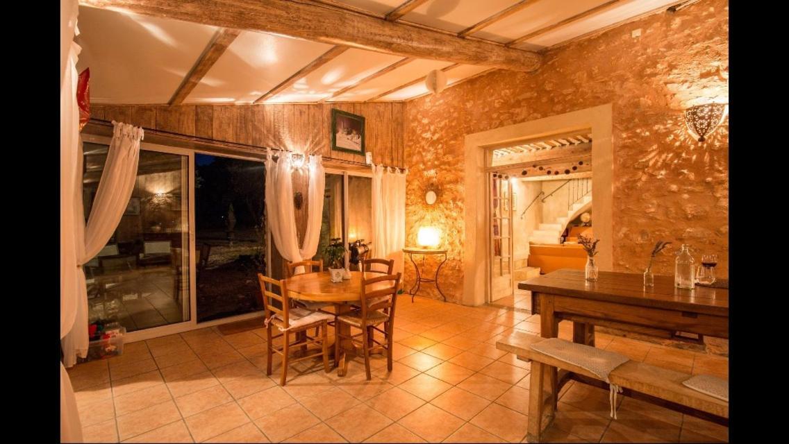 Lioux Chambres D'Hotes De La Verrerie מראה חיצוני תמונה